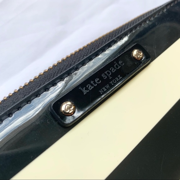 Authentic ♠️ Kate Spade Striped Wallet Clutch - Picture 2 of 6